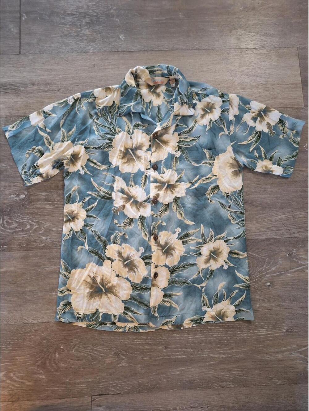 Hawaii Design 100% Rayon Blue Floral Button-Down Tropical Shirt